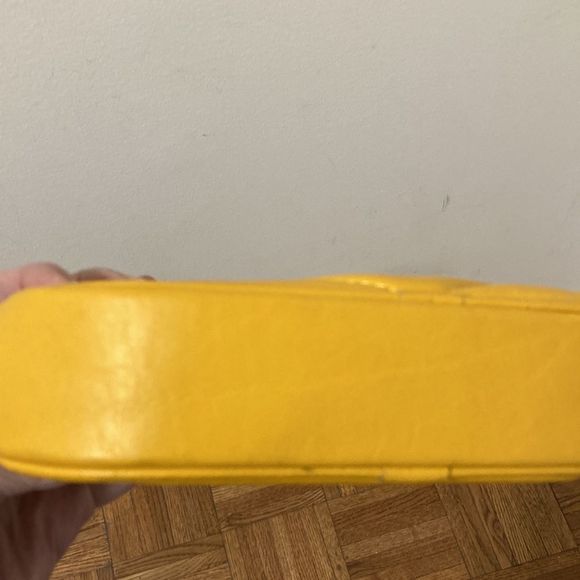 Italian Leather Bum Bag in Yellow Stitched design on front / gunmetal hardware. - Picture 6 of 8